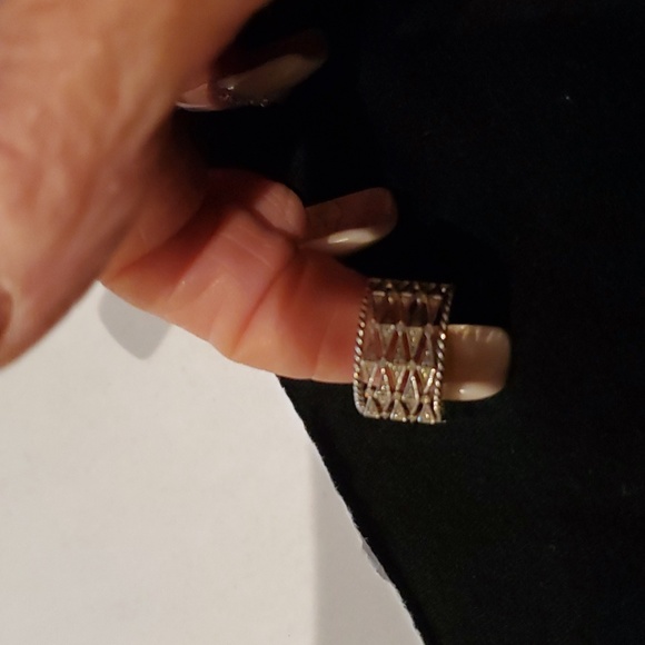 Ring - Picture 2 of 5